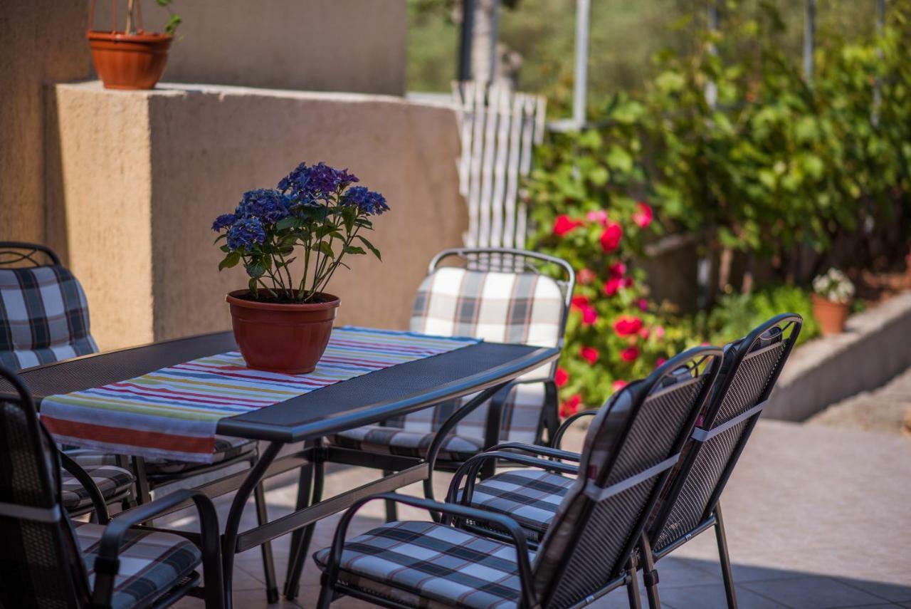 Apartmani Marija Малинска Экстерьер фото