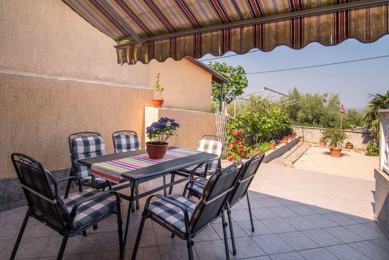 Apartmani Marija Малинска Экстерьер фото