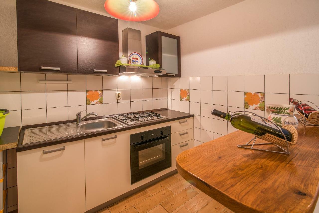 Apartmani Marija Малинска Экстерьер фото